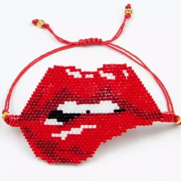 Lips Beaded Bracelet - Picture 1 of 5